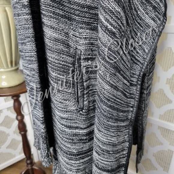 Firth Women's Black and White Faux Leather Trim Sweater Dust Coat Size Small - Picture 5 of 12